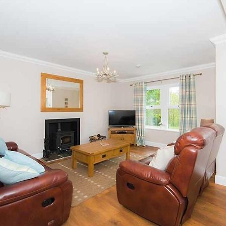Douglas Fir Lodge With Hot Tub Near Cupar Fife Luthrie Exterior foto