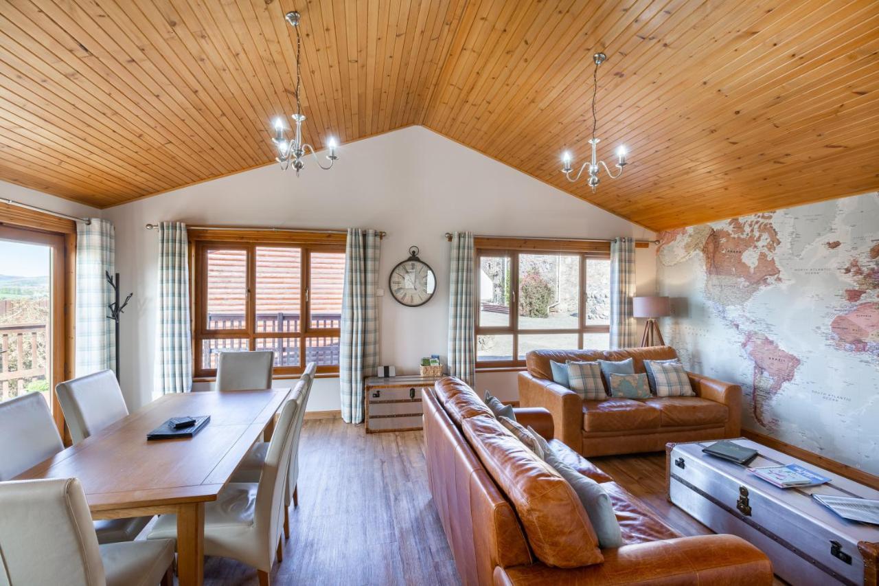 Douglas Fir Lodge With Hot Tub Near Cupar Fife Luthrie Exterior foto