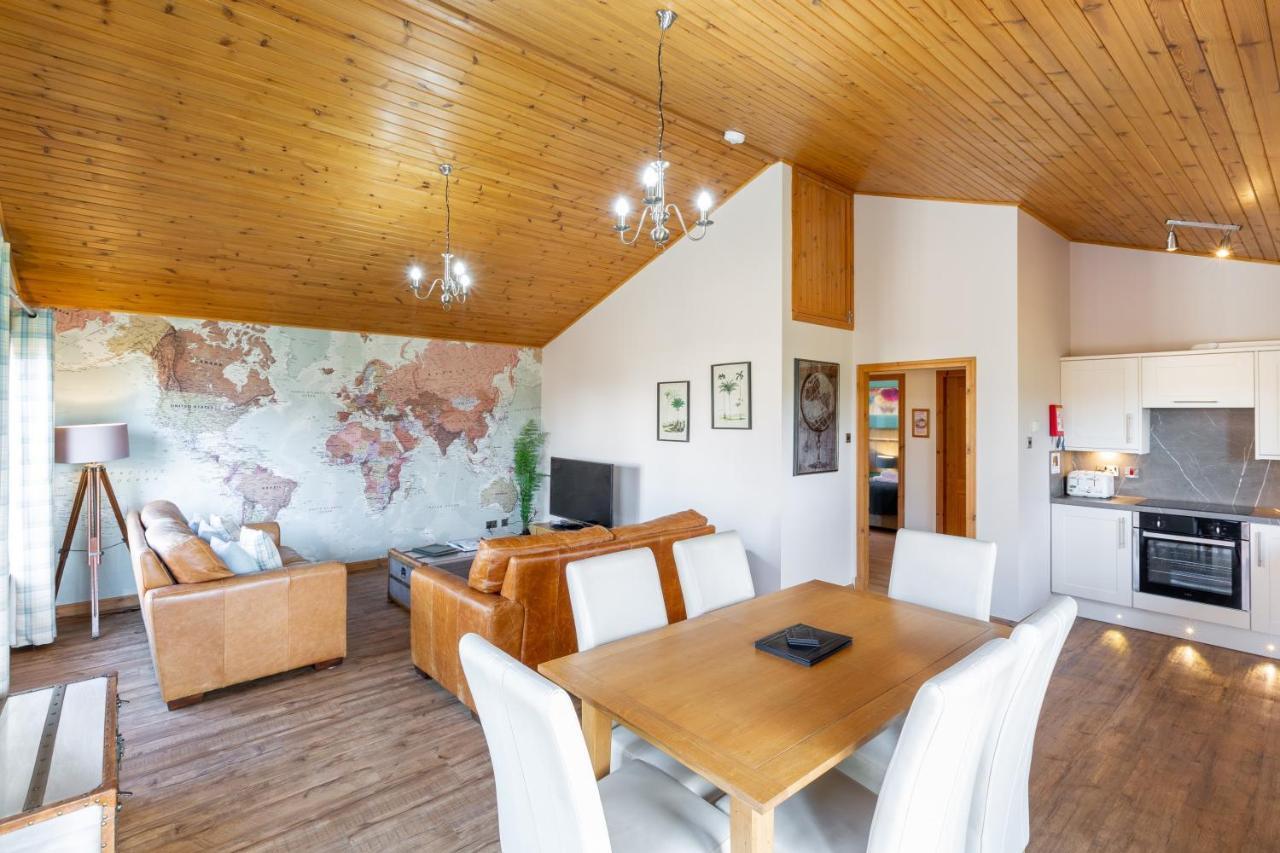 Douglas Fir Lodge With Hot Tub Near Cupar Fife Luthrie Exterior foto